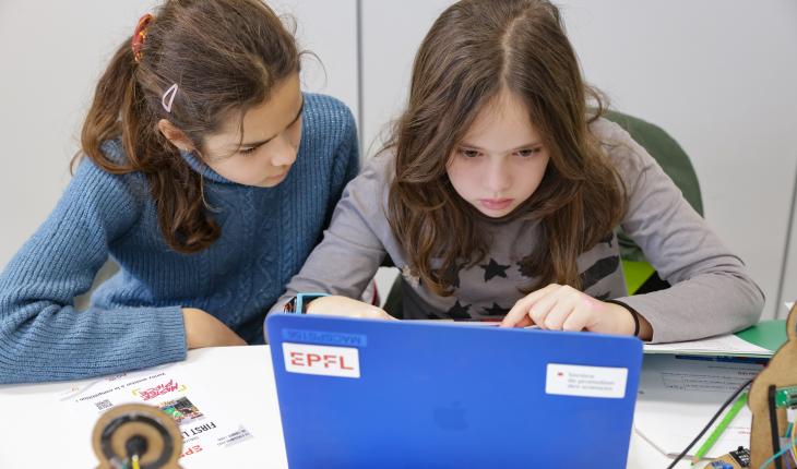 Girls at the Zappy Atlier